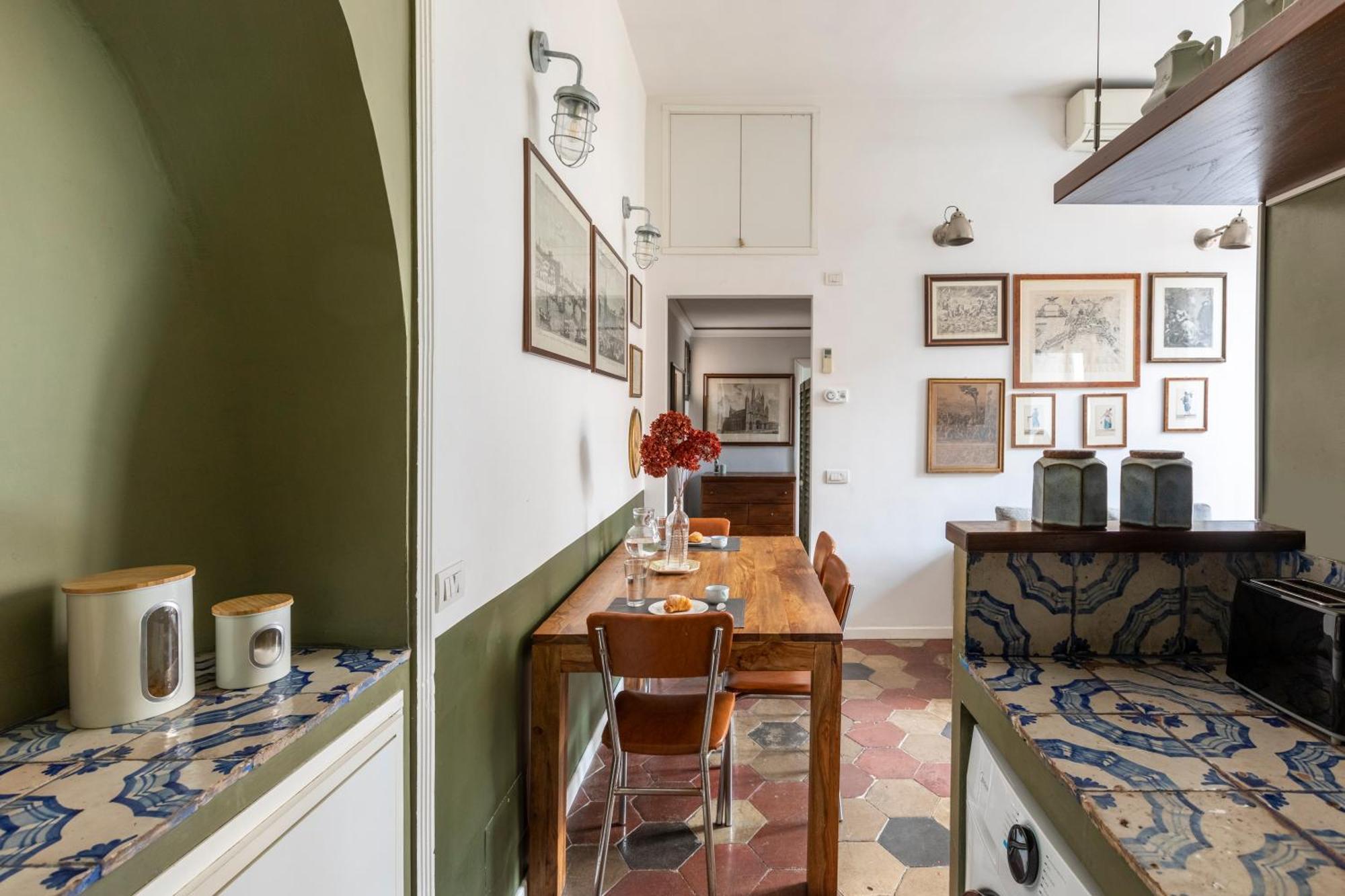 Colosseo Apartment- Heart Of Rione Monti โรม ภายนอก รูปภาพ